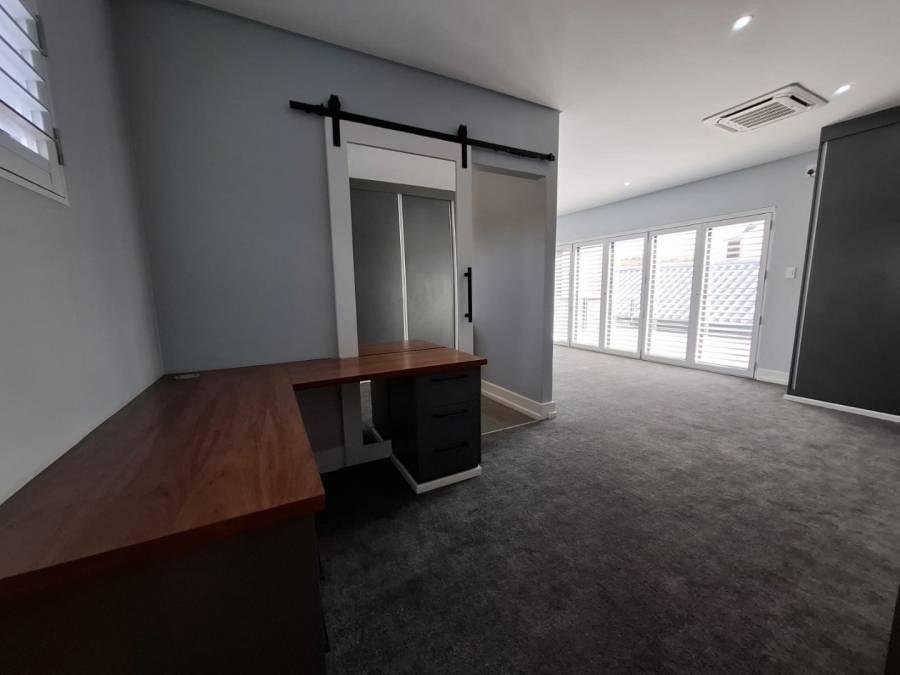 5 Bedroom Property for Sale in Somerton Estate Free State